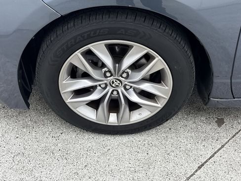 Used 2021 Toyota Avalon XLE image 45