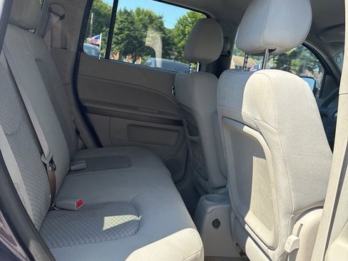 Used 2006 Chevrolet HHR LT image 25