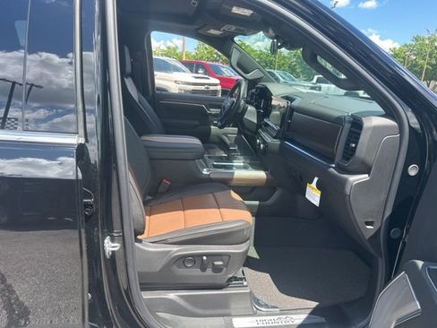 New 2026 Chevrolet Silverado 1500 High Country w/ LPO, Dark Essentials Package AWD/4WD image 30