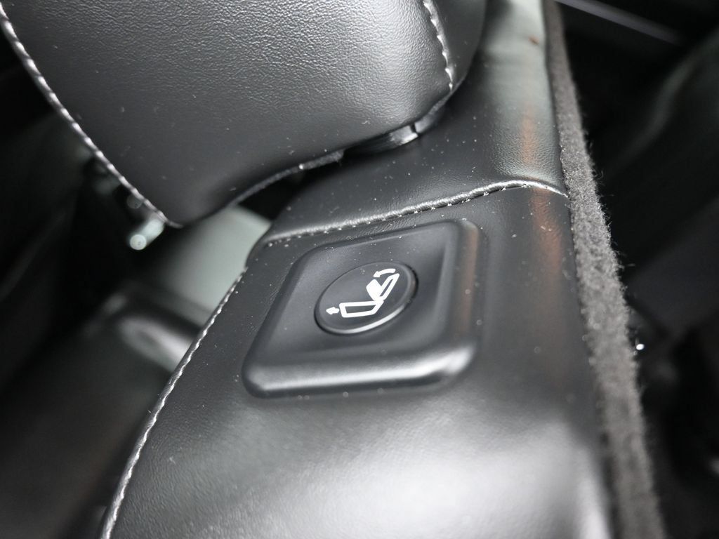 Used 2023 Kia Sorento S FWD image 37