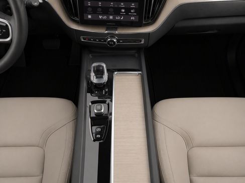 Certified 2026 Volvo XC60 B5 Plus AWD/4WD image 14