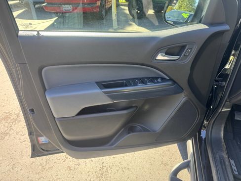 Used 2015 Chevrolet Colorado Z71 image 16