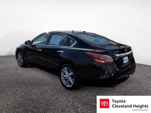 Used 2015 Nissan Altima 2.5 SV w/ Convenience Package image 3