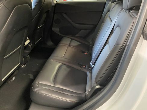 Used 2020 Tesla Model Y Long Range image 9