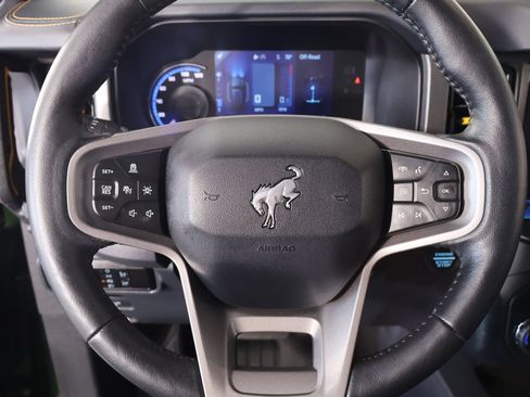 Used 2024 Ford Bronco Badlands AWD/4WD image 3