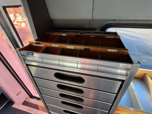 Used 2009 Dodge Sprinter 3500 image 28