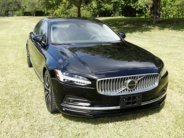 Used 2024 Volvo S90 B6 Plus AWD/4WD image 9
