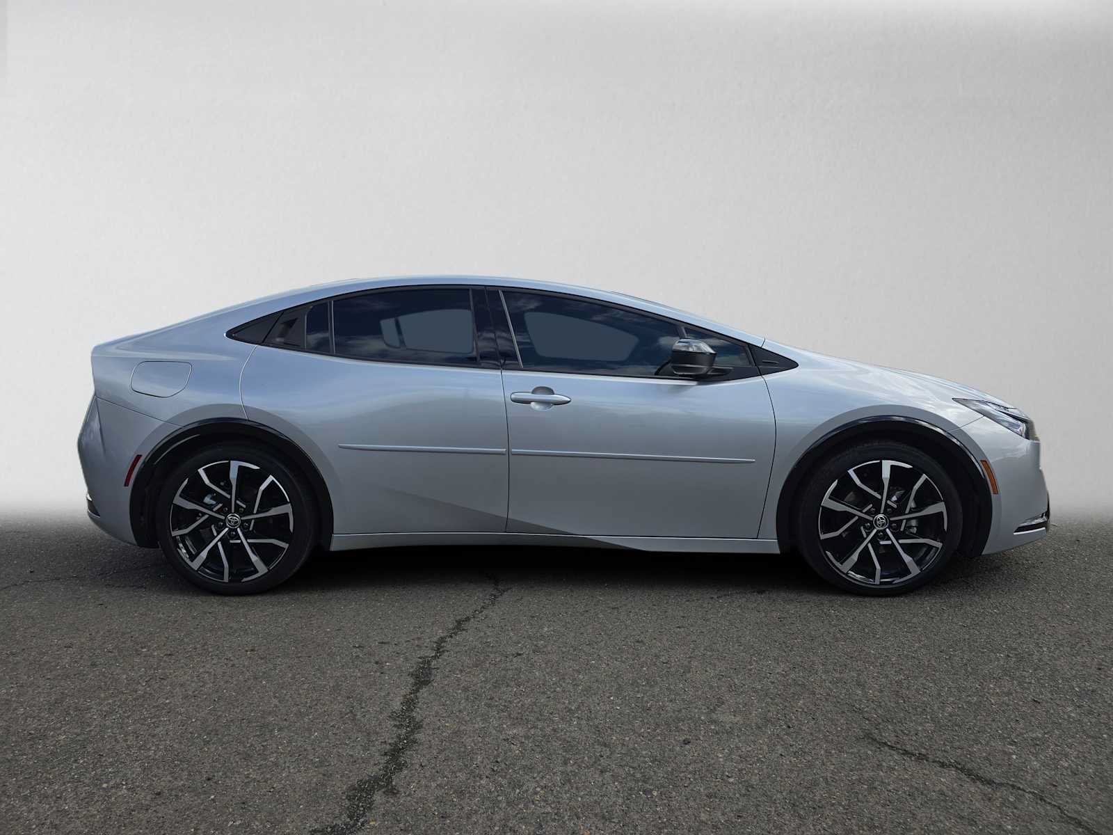 Certified 2024 Toyota Prius Prime FWD image 31