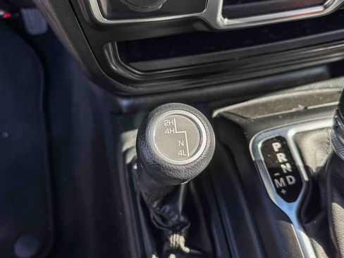 Used 2022 Jeep Wrangler Sport AWD/4WD image 17