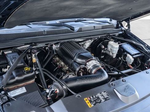 Used 2018 Cadillac Escalade Luxury image 34