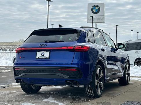 Used 2025 Audi SQ5 Prestige w/ Prestige Package image 9