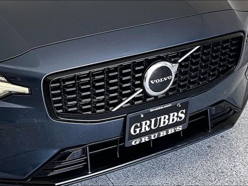 Used 2025 Volvo S60 B5 Core FWD image 36