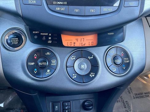 Used 2010 Toyota RAV4 Limited AWD/4WD image 19
