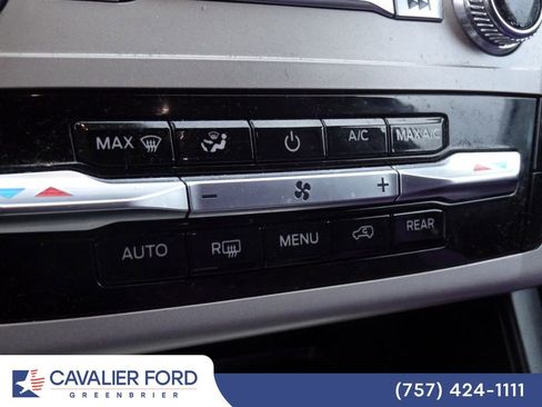 Used 2023 Ford Explorer XLT w/ Class IV Trailer Tow Package AWD/4WD image 13