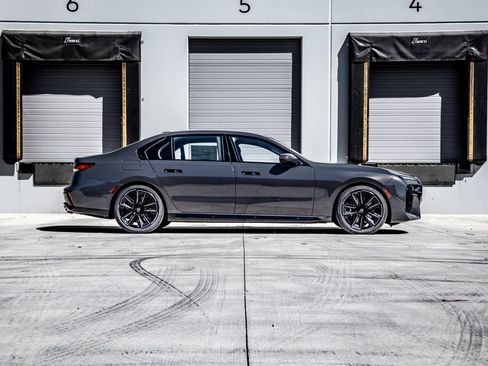 New 2026 BMW 760i xDrive w/ Executive Package AWD/4WD image 10