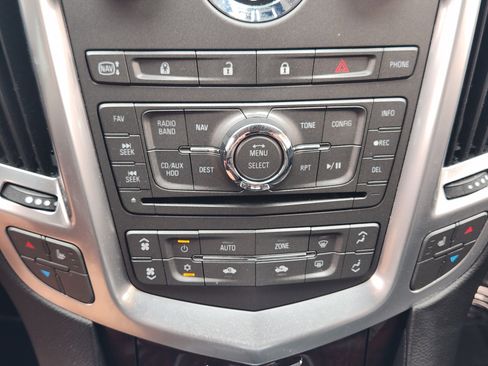 Used 2010 Cadillac SRX Luxury image 22