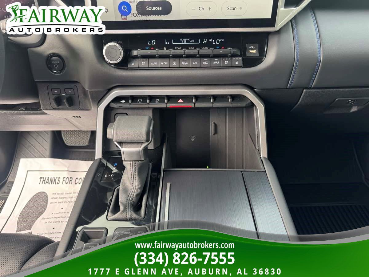 Used 2025 Toyota Sequoia Platinum AWD/4WD image 25