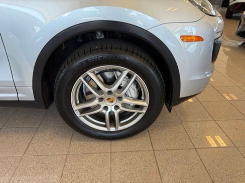 Used 2017 Porsche Cayenne S AWD/4WD image 12
