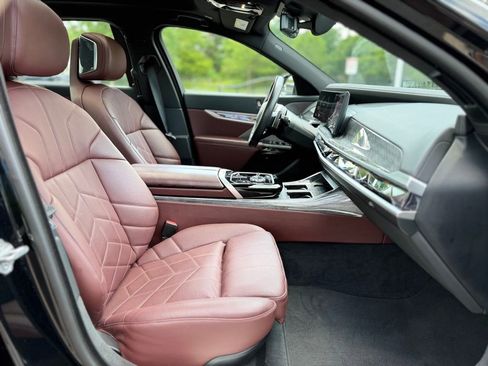 Used 2024 BMW 760i xDrive w/ Premium Package 2 image 50