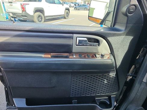 Used 2017 Ford Expedition EL Platinum image 18