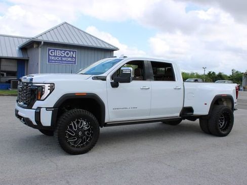 Used 2024 GMC Sierra 3500 Denali Ultimate AWD/4WD image 5