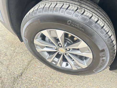 Used 2025 Chevrolet Equinox LT image 30