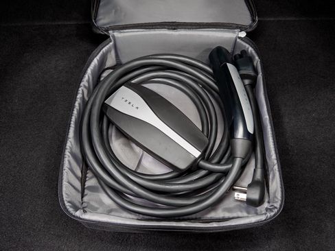 Used 2018 Tesla Model 3 Long Range AWD/4WD image 6