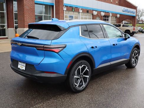 New 2026 Chevrolet Equinox EV LT AWD/4WD image 36