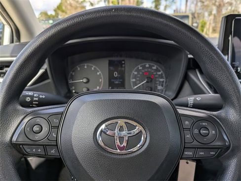 Used 2023 Toyota Corolla LE image 27