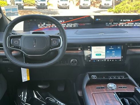 New 2026 Lincoln Navigator Black Label AWD/4WD image 24