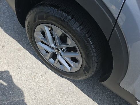 Used 2025 Kia Telluride LX image 7