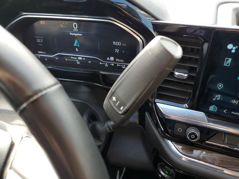 Used 2025 Chevrolet Silverado 1500 LT image 17