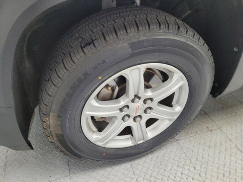 Used 2019 GMC Acadia SLE image 31