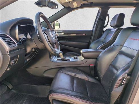 Used 2018 Jeep Grand Cherokee Trailhawk w/ Trailhawk Luxury Group AWD/4WD image 17