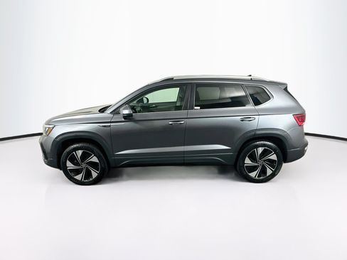 Used 2024 Volkswagen Taos SE AWD/4WD image 4