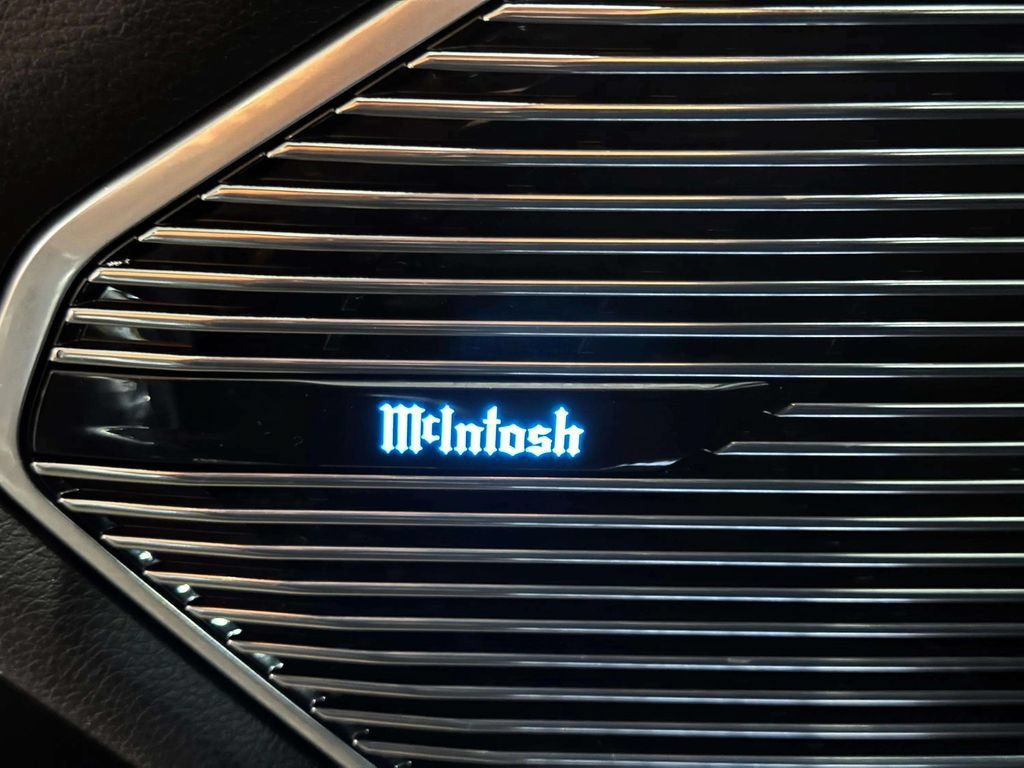 Used 2021 Jeep Grand Cherokee L Summit w/ Luxury Tech Group V AWD/4WD image 19