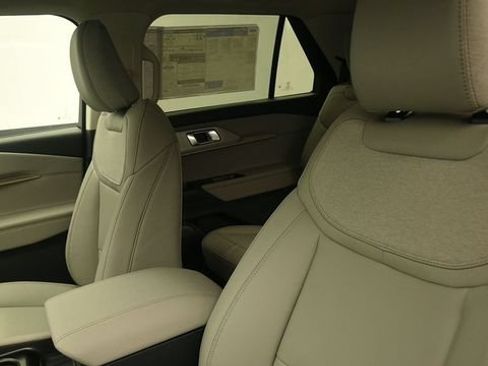 New 2026 Ford Explorer Active w/ Active Comfort Package AWD/4WD image 21
