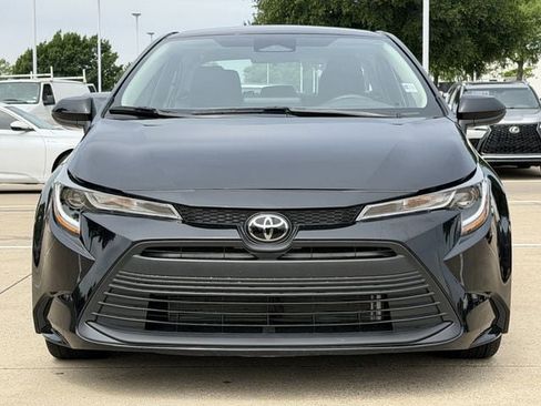 Used 2025 Toyota Corolla LE FWD image 8