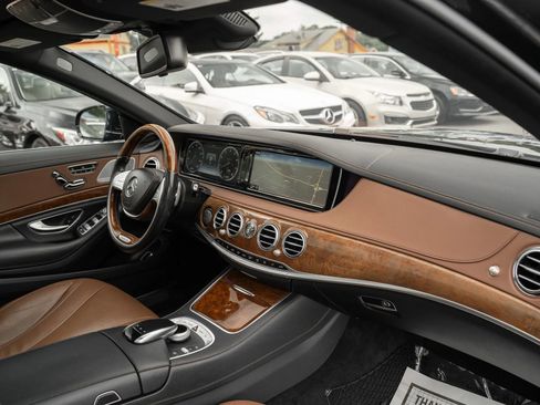Used 2016 Mercedes-Benz S 550 4MATIC Sedan image 13