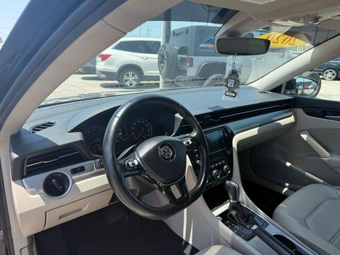 Used 2020 Volkswagen Passat 2.0T SE w/ Sunroof Package FWD image 8
