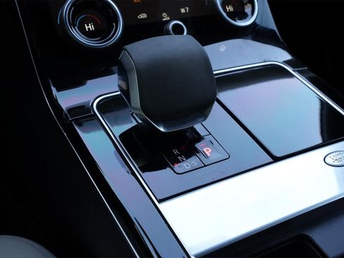 Used 2021 Land Rover Range Rover Velar R-Dynamic S image 15