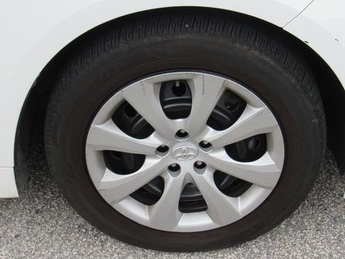 Used 2024 Toyota Corolla LE FWD image 9