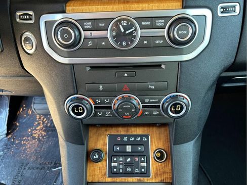 Used 2014 Land Rover LR4 HSE image 17