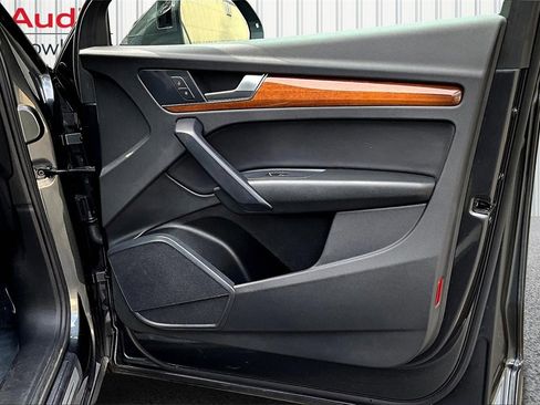 Used 2023 Audi Q5 2.0T Premium w/ Convenience Package image 28