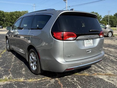 Used 2019 Chrysler Pacifica Limited FWD image 7