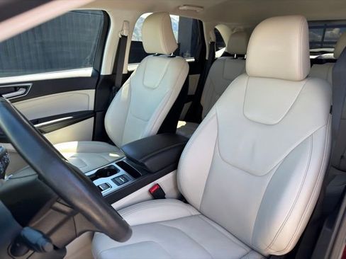 Used 2022 Ford Edge Titanium AWD/4WD image 11