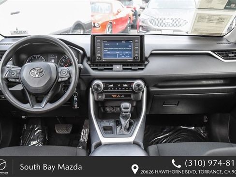 Used 2021 Toyota RAV4 LE image 11