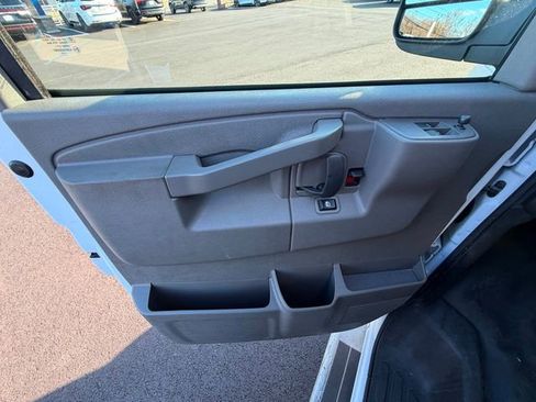 Used 2024 GMC Savana 2500 w/ Driver Convenience Package image 9