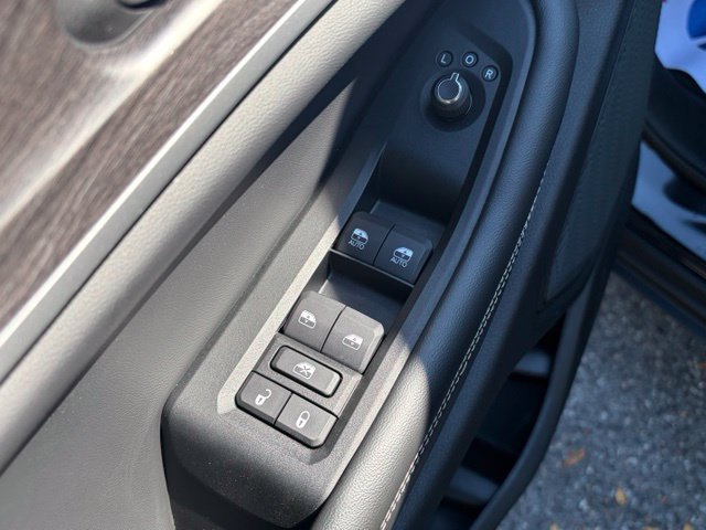 Used 2023 Jeep Grand Cherokee Limited AWD/4WD image 13