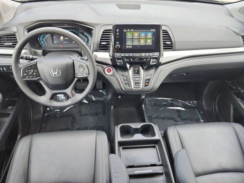 Certified 2024 Honda Odyssey EX-L image 16